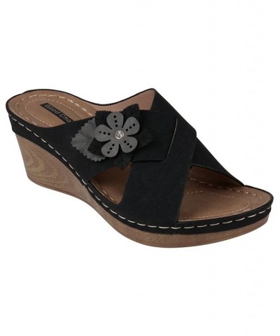 Women's Selly Flower Wedge Sandals Black $28.70 Shoes